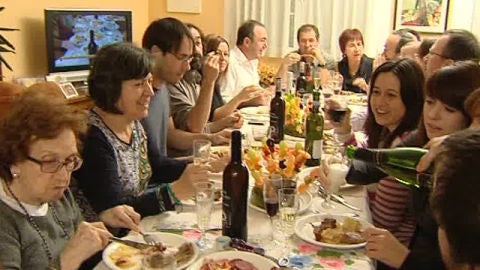 En España cenamos demasiado tarde: ¿Cuáles son las consecuencias para nuestra salud?