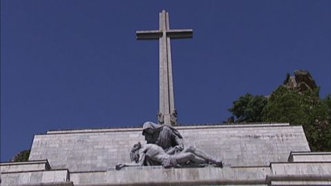 Franco: a tumba abierta