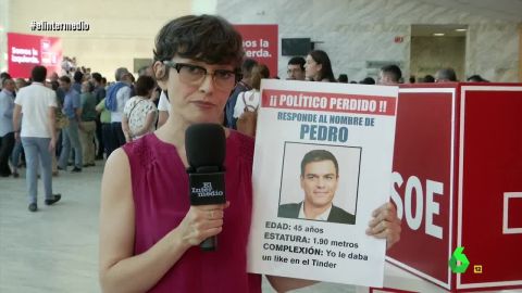 (19-06-17) Thais busca al "desaparecido" Pedro en el Congreso del PSOE