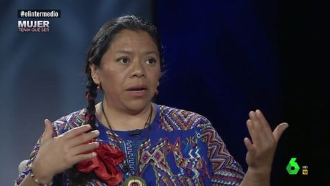 (29-08-18) Lolita Chávez, líder indígena en Guatemala: "Ahí es delito social que las mujeres miremos a los ojos, debemos tener la vista en el suelo"