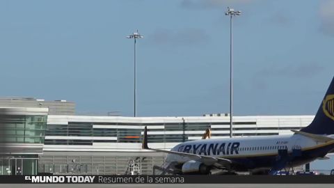Ryanair decide plastificar sus billetes por si el avión cae al agua