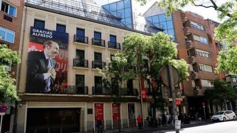 El PSOE retoma la campaña con Alfredo Pérez Rubalcaba en el recuerdo