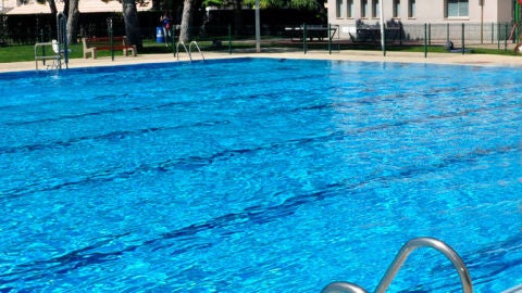 Controles de temperatura y distancia de seguridad de 2 metros: las medidas que tendrán que aplicar las piscinas