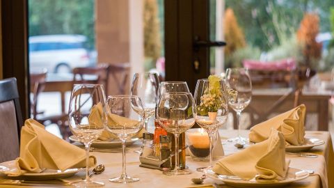 La hazaña de un hostelero madrileño que se ha hecho viral: ¿Comemos los españoles demasiado tarde?
