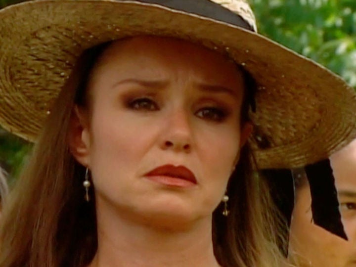 Mariana de la noche Capítulo 6