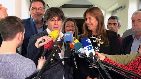 Puigdemont avisa a Sánchez: JxCat no le regalará sus votos tras el 10N