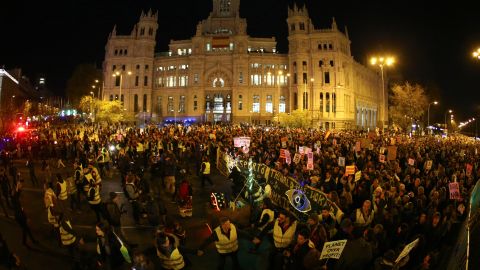 Decenas de miles de personas participan en la 'Marcha por el Clima' de Madrid 