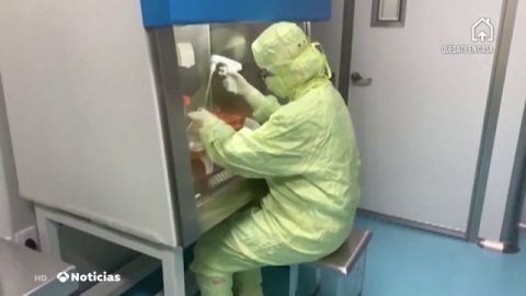 China ensaya en humanos dos posibles vacunas contra el coronavirus