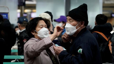 Corea del Sur vive con miedo una segunda oleada de coronavirus tras un brote en una zona de ocio nocturno