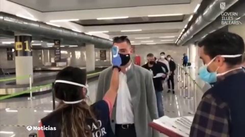 Controles de temperatura a los pasajeros en Baleares para descartar contagios de coronavirus