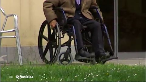 Los ancianos de una residencia de Alcalá del Valle que tuvieron que ser desalojados por el coronavirus vuelven recuperados