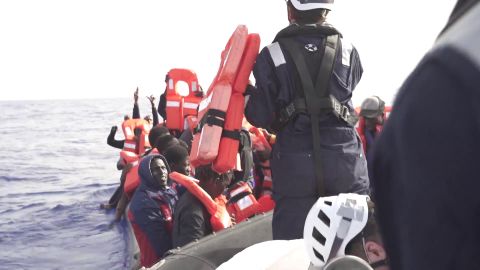(03-05-21) El barco Sea Watch, con 454 inmigrantes a bordo, pide un puerto "inmediatamente" para desembarcar