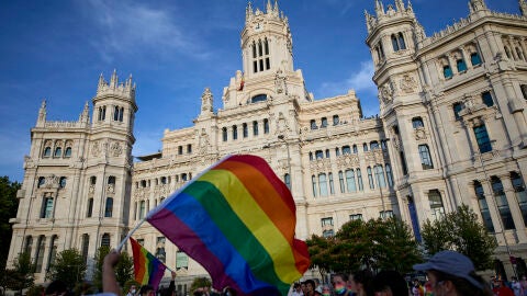 40 carrozas LGTBIQ+ recorrerán hoy Madrid bajo el lema 'Frente al odio: Visibilidad, Orgullo y Resiliencia'