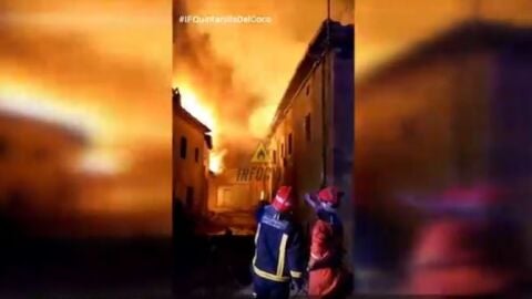 (25-07-22)  Arden decenas de casas por los incendios en Santibáñez del Val, Burgos