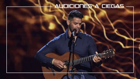 Omar González canta 'Idilio'