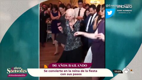 Cuando el ritmo corre por tus venas, el baile no tiene edad... ¡Qué se lo digan a esta mujer de 96 años!