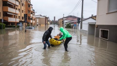 (18-05-23) 9 muertos, varios desaparecidos y 13.000 evacuados tras la peor tormenta registrada en Italia en los últimos 30 años