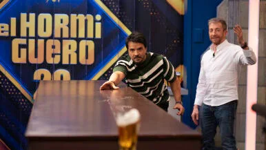 ¡Competición cervecera! Pablo Motos reta a Luis Fonsi