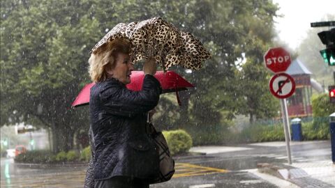 El invierno vuelve a España en pleno mes de mayo: lluvia, viento e incluso nevadas