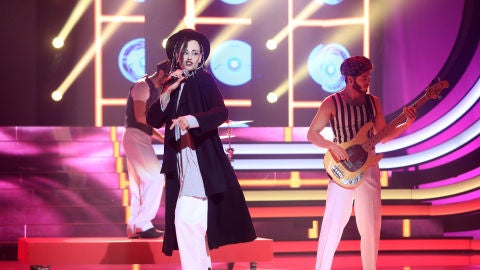 Juan Muñoz levanta el ánimo con u0027Arriba esos corazonesu0027 como