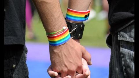 Soy gay y vivo en un pueblo: salir del armario en el mundo rural