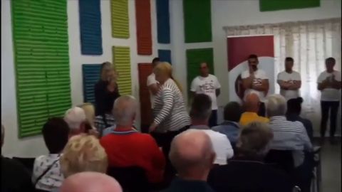 Tensión en Benitatxell: la madre de un rival político boicotea un mitin del alcalde
