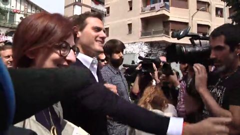 Albert Rivera hace campaña en el pueblo de Josu Ternera