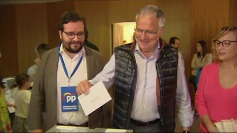 El candidato del PP al ayuntamiento de Barcelona espera un gobierno municipal de pactos y muy repartido