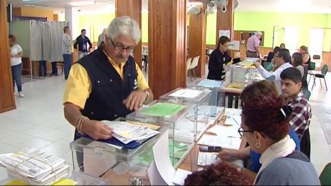 Un trabajador pide jubilarse varios días más tarde para poder trabajar durante la jornada electoral