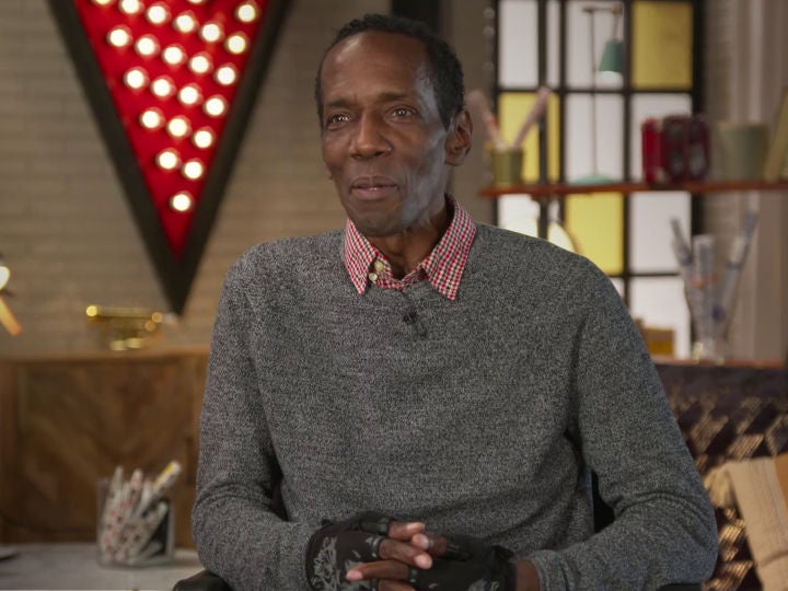 Más Voz Senior - Charles Rolle ensaya en el plató de 'La Voz Senior ...