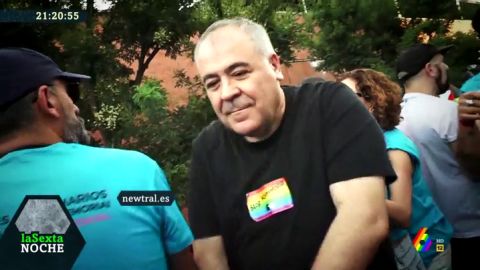 Ferreras se anima a bailar en la manifestación del Orgullo: "Esta es la fiesta de la libertad y la tolerancia"