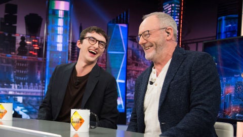 Isaac Hempstead-Wright y Liam Cunningham