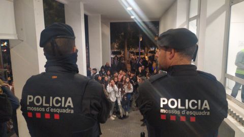 Elecciones generales 2019: Un centenar de CDR se intenta colar en un acto de Vox en Barcelona 