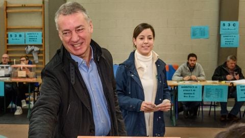Iñigo Urkullu espera que "se ponga fin a cuatro años de incertidumbres" tras elecciones generales 2019