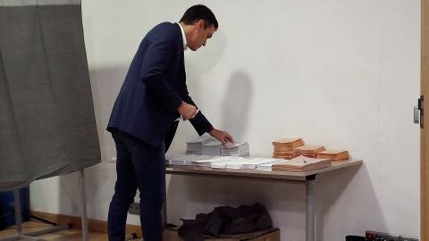 España vota pero también grita a los principales candidatos políticos por las elecciones generales 2019