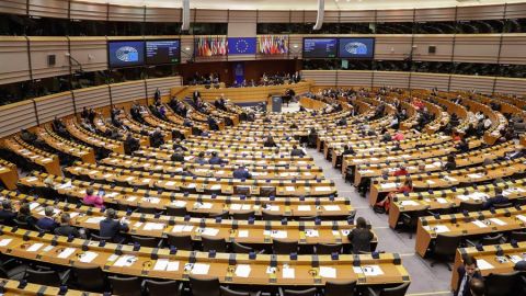 Europa se plantea utilizar el fondo de rescate para ayudar a los países miembros en la lucha contra el coronavirus