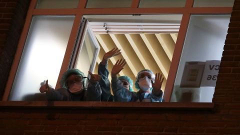 España pide ayuda a la OTAN por la falta de material sanitario para el coronavirus
