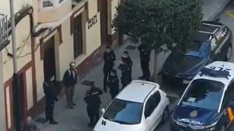 Desalojan un mesón al que los clientes accedían con contraseña desde una puerta lateral en Ferrol