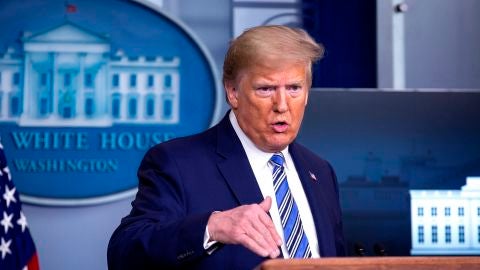Donald Trump pone de ejemplo a España para hablar de las consecuencias económicas del coronavirus: "Está destrozada"