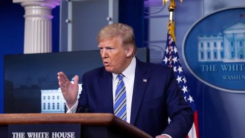 Más de 100 llamadas para preguntar si la lejía acaba con el coronavirus tras las polémicas palabras de Trump