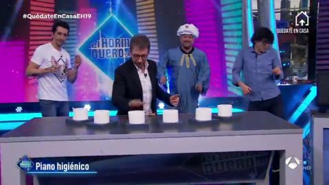 El divertido piano de Marron hecho con rollos de papel higiénico