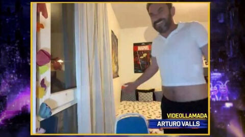Arturo Valls, confinado de sorpresa por coronavirus y obligado a vestir la ropa de su hijo