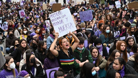 España se tiñe de morado con un movimiento feminista dividido por la Ley Trans