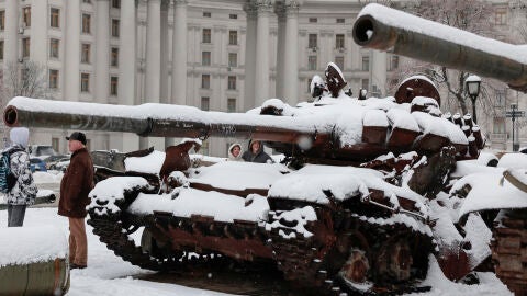 (21-11-22) El invierno cambia la guerra en Ucrania: menos horas de combate, peligro de 'raspútitsa' y riesgo de congelaciones