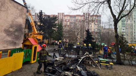 (18-01-23) Muere el ministro del Interior ucraniano y su cúpula tras estrellarse su helicóptero en una guardería con niños dentro
