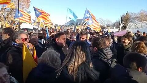 (19-01-23) "¡A prisión!", insultos y gritos a Junqueras en la manifestación independentista en Barcelona