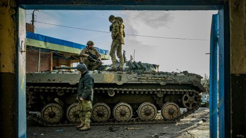 (05-03-23) Moscú estrecha el cerco en la ciudad ucraniana de Bajmut