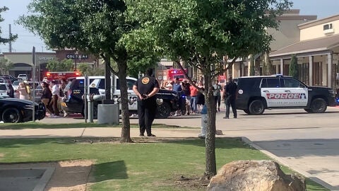 (07-05-23) Mueren nueve personas en un tiroteo en un centro comercial de Texas, Estados Unidos