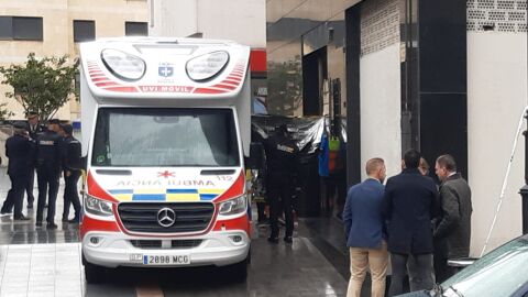 (19-05-23) Mueren dos hermanas mellizas de 12 años al precipitarse desde una ventana en Oviedo
