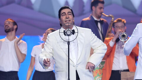 Agustín Jiménez se une a la Topolino Radio Orquesta con ‘La casita de papel’ 